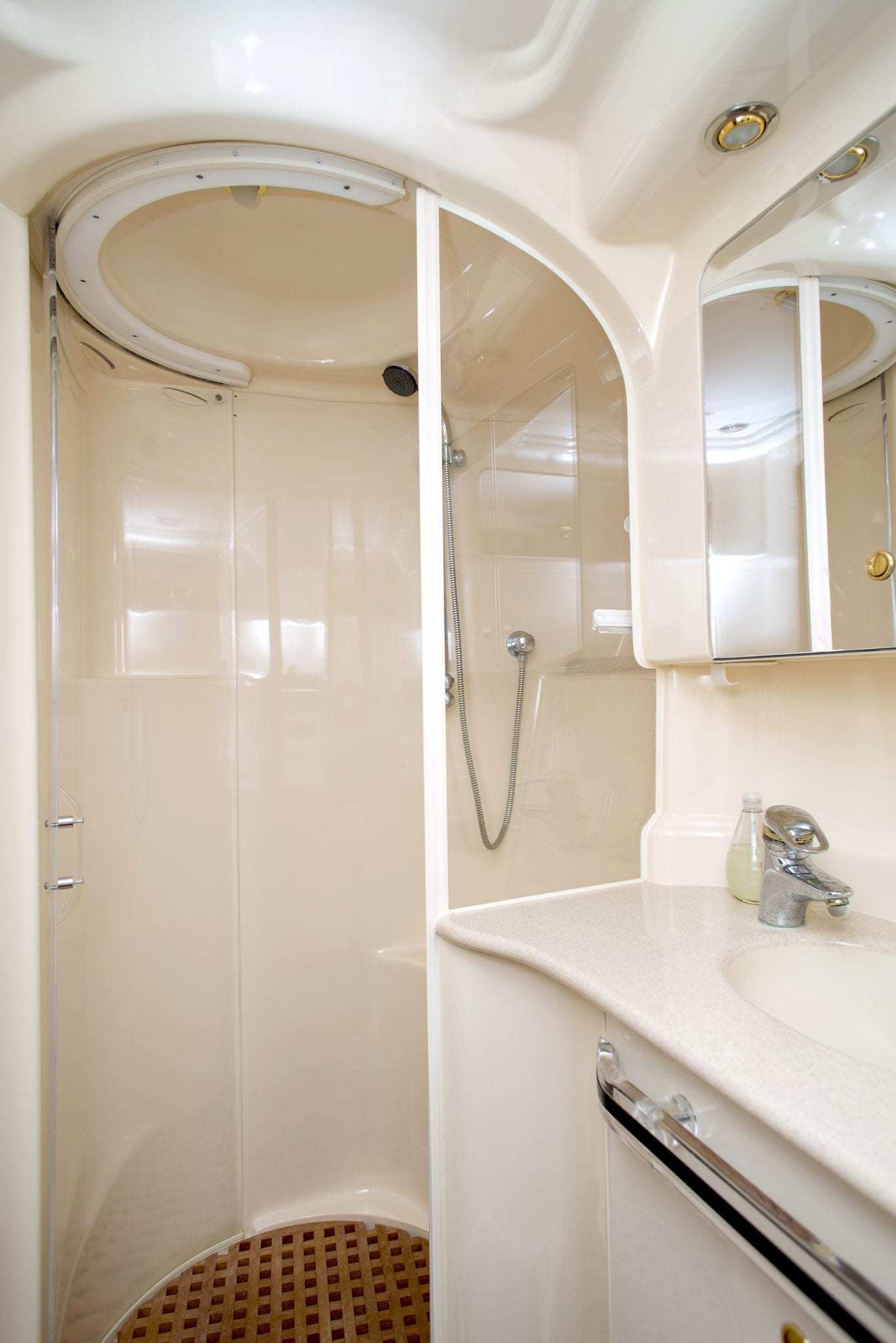 DJ Caribbean - Interior Cabin