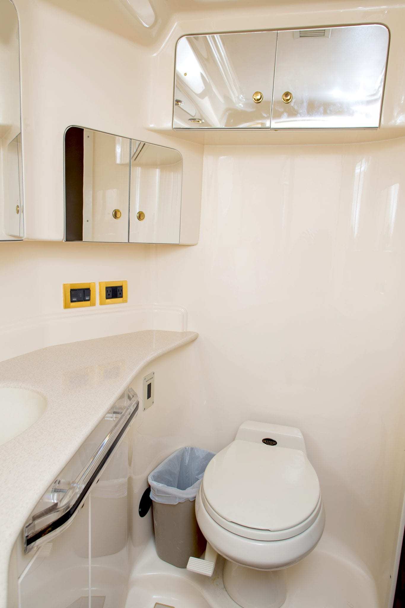 DJ Caribbean - Interior Cabin