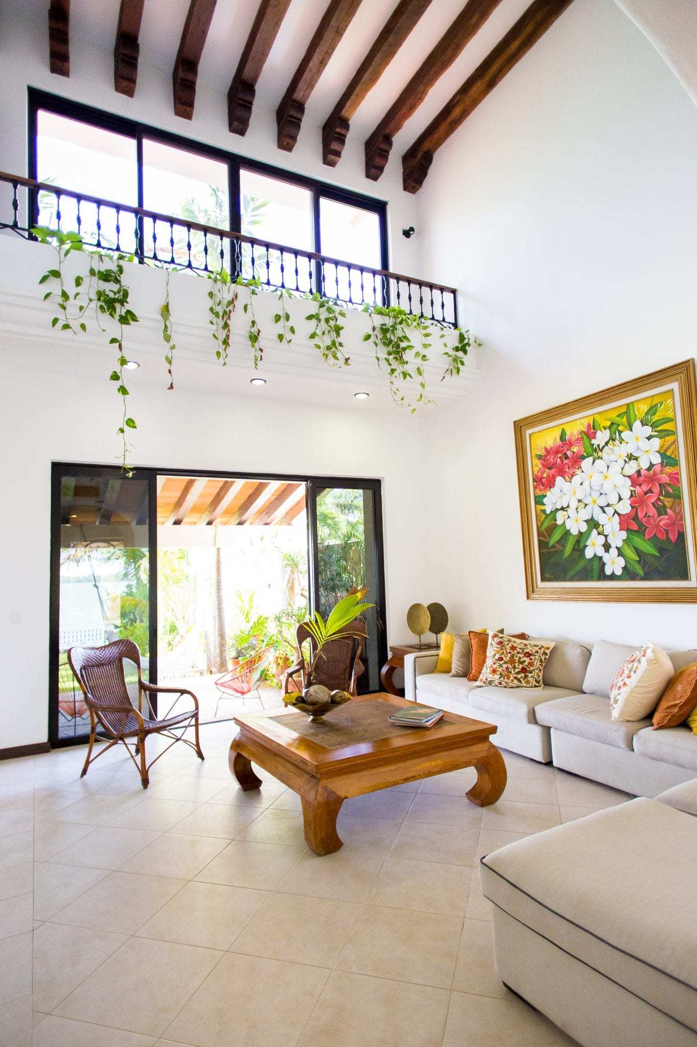 6 BR Mexican Mansion - Interior - Living Room