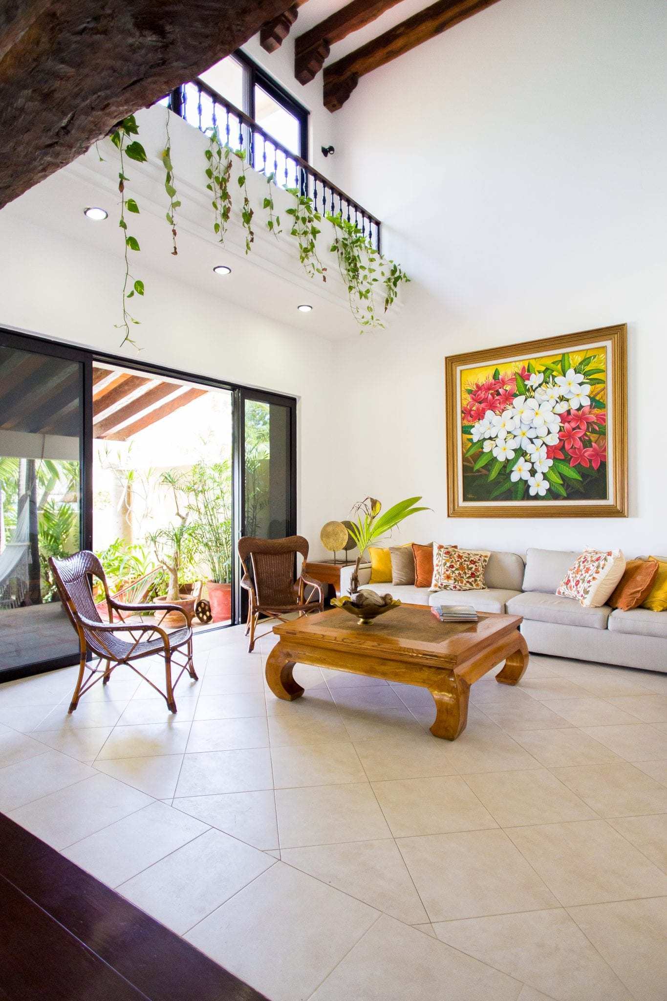 6 BR Mexican Mansion - Interior - Living Room