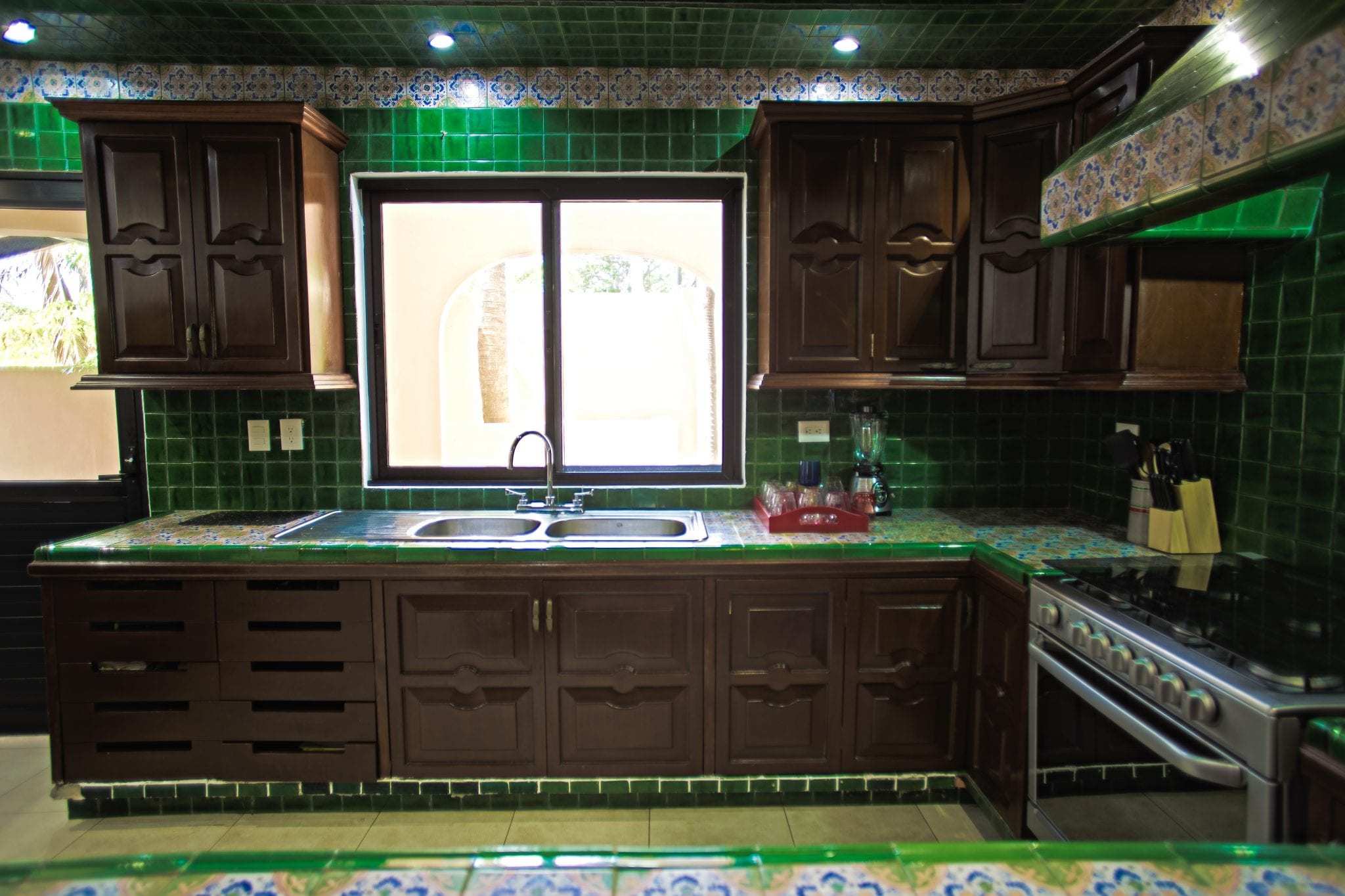 6 BR Mexican Mansion - Interior - Kitchen