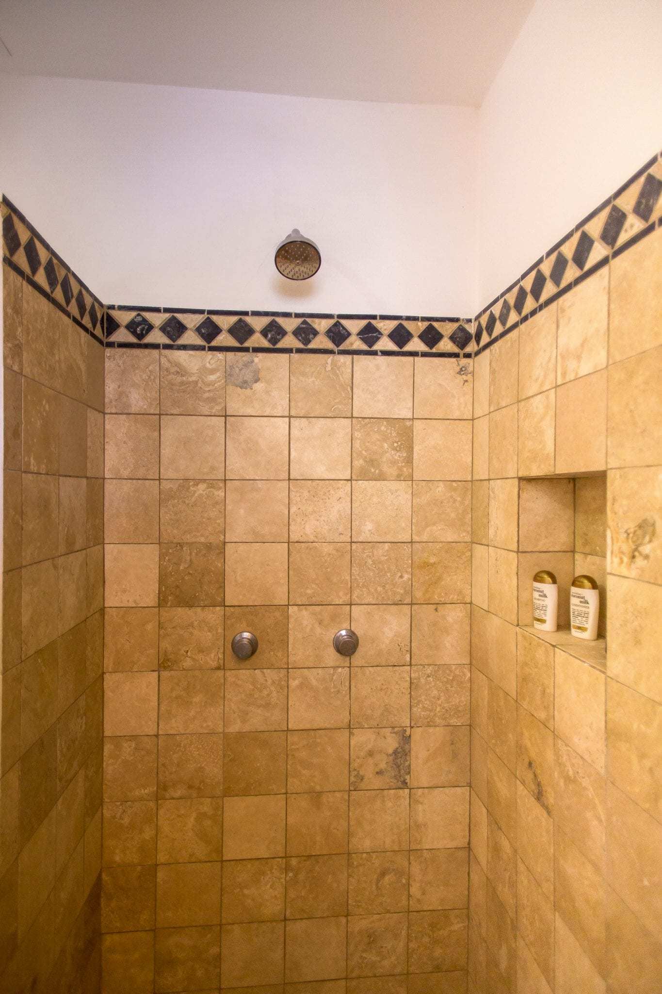 6 BR Mexican Mansion - Interior - Bath