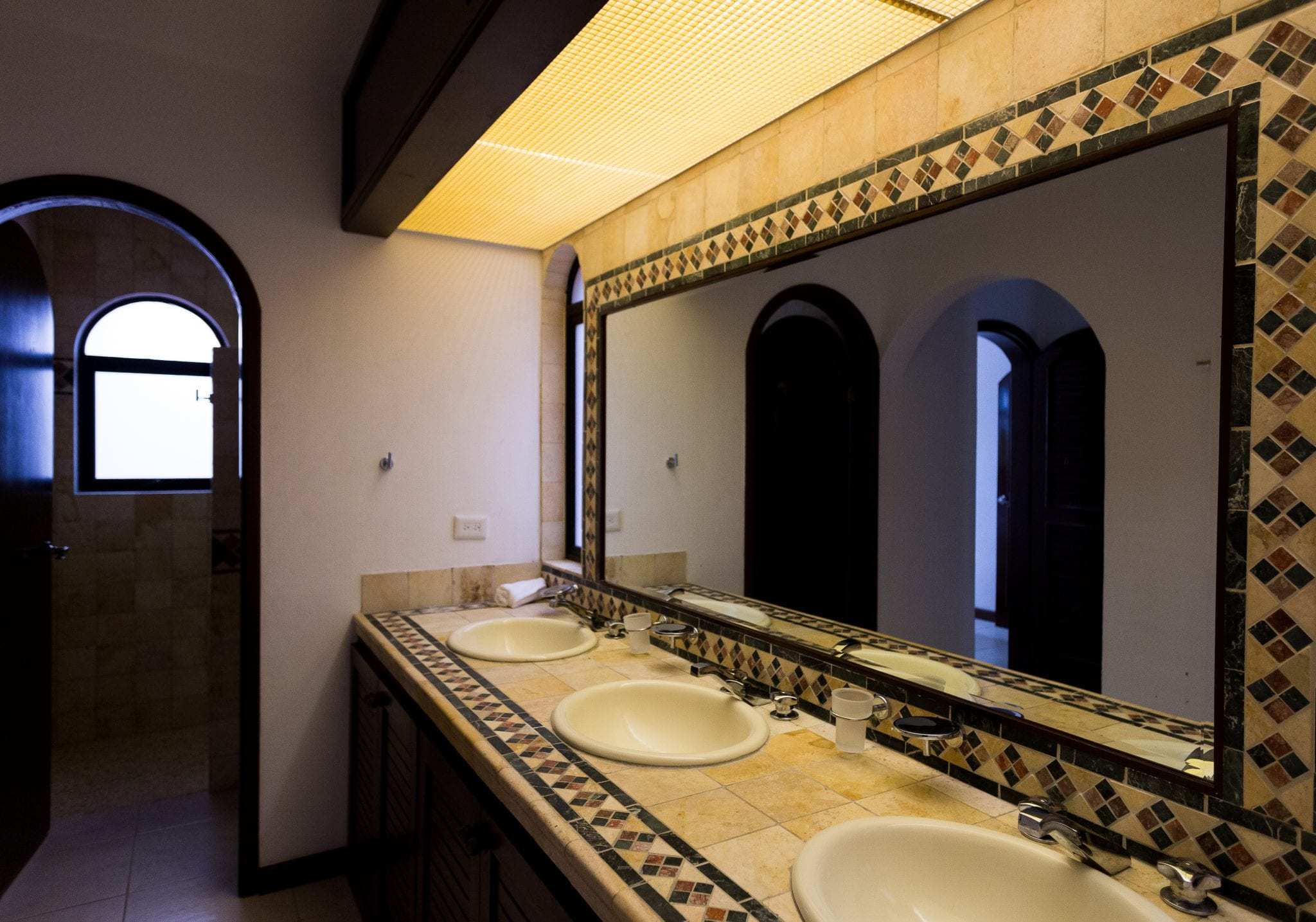 6 BR Mexican Mansion - Interior - Bath