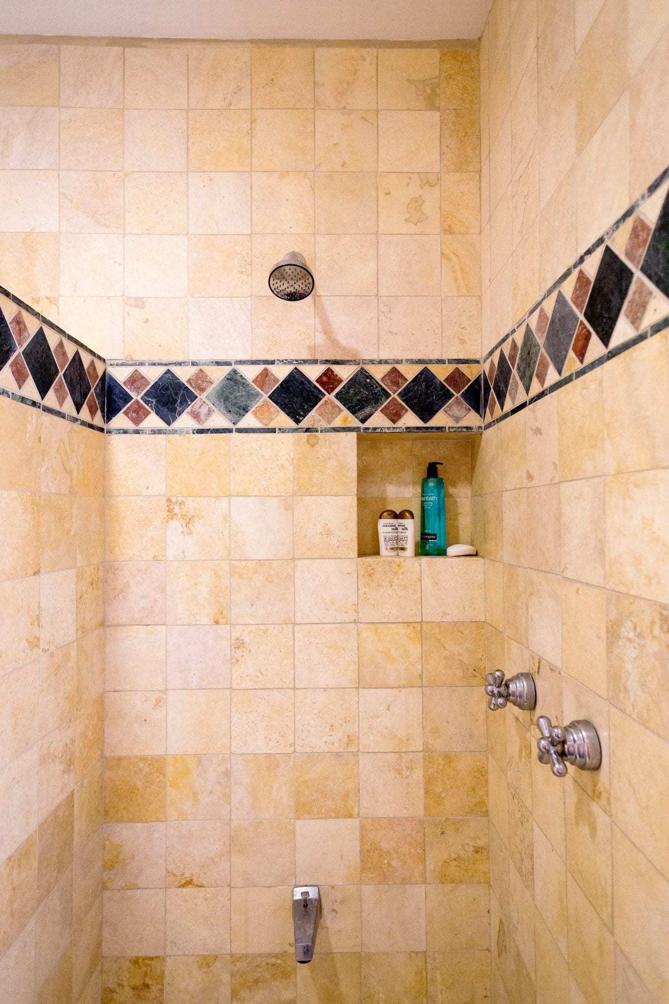 6 BR Mexican Mansion - Interior - Bath