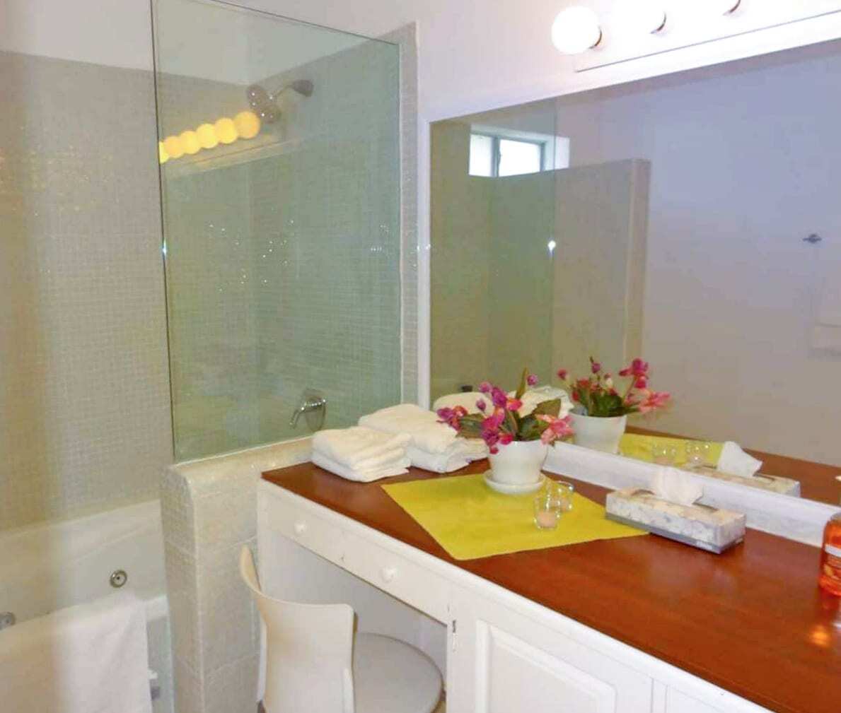 3 BR Mimi Villa - Bathroom