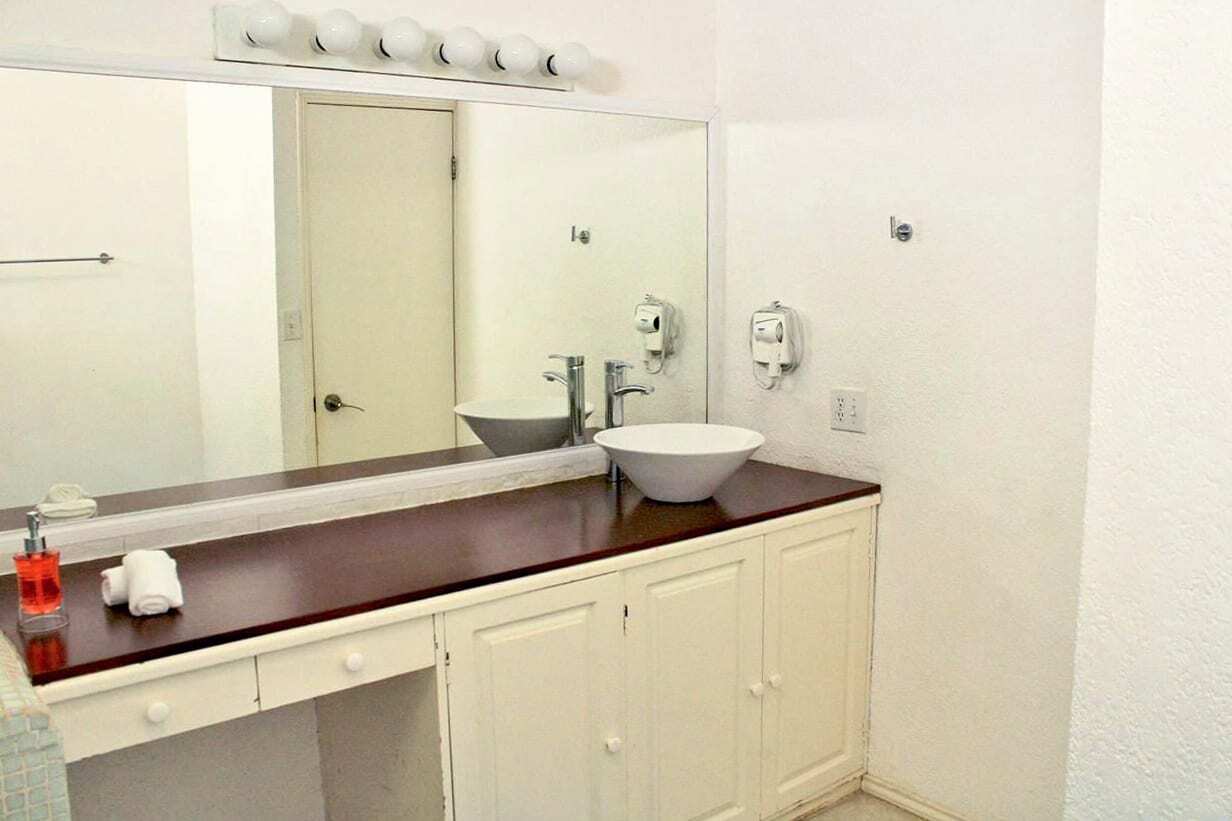 3 BR Mimi Villa - Bathroom