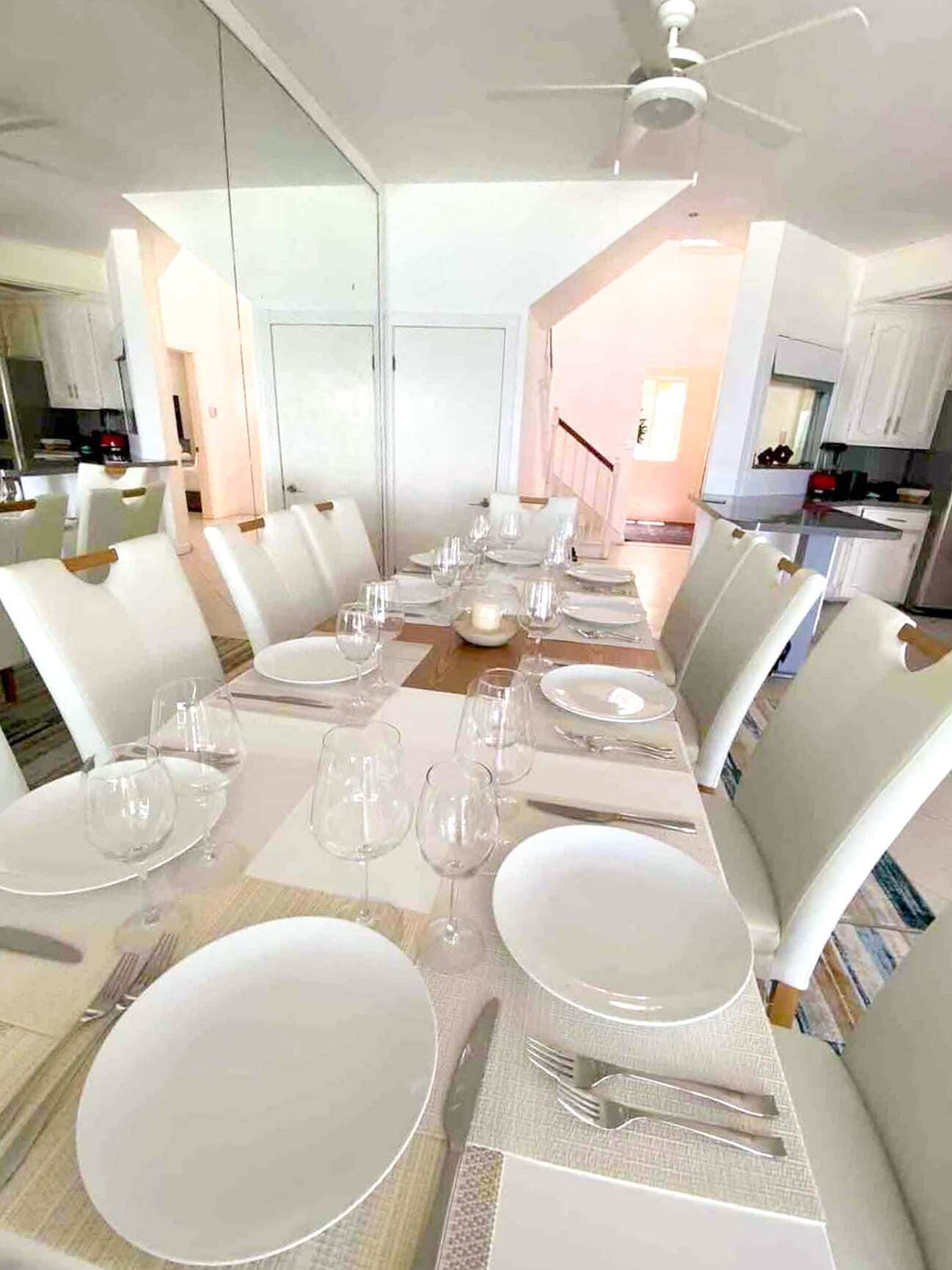 3 BR Mimi Villa - Interior - Dining Room