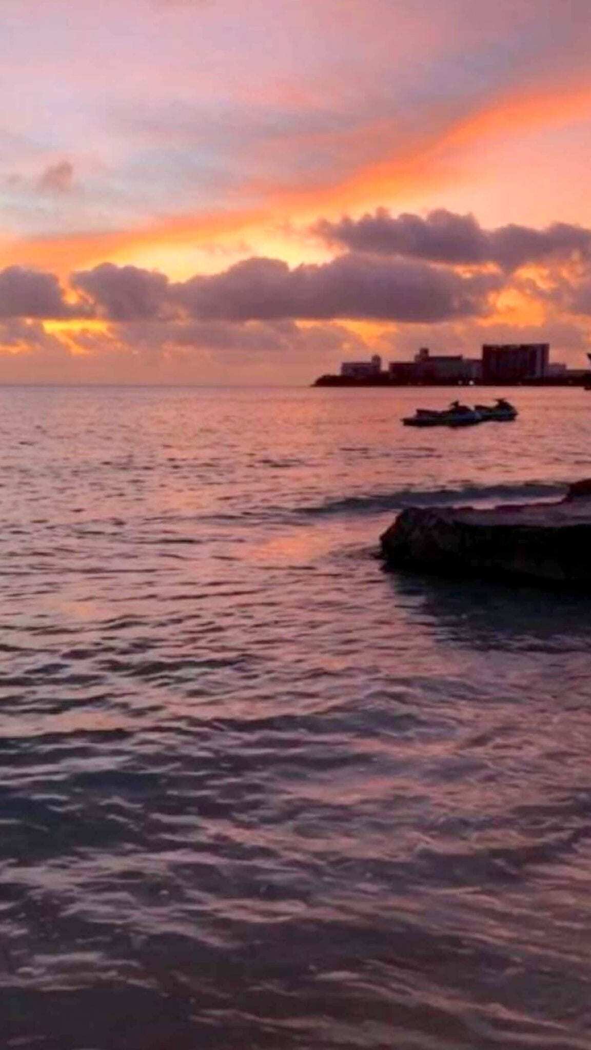 3 BR Mimi Villa - Exterior - The Beach